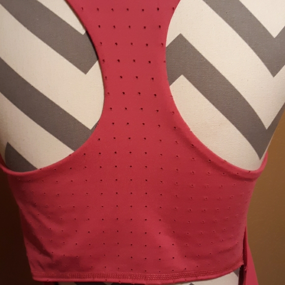 Reebok workout shirt - Picture 4 of 4